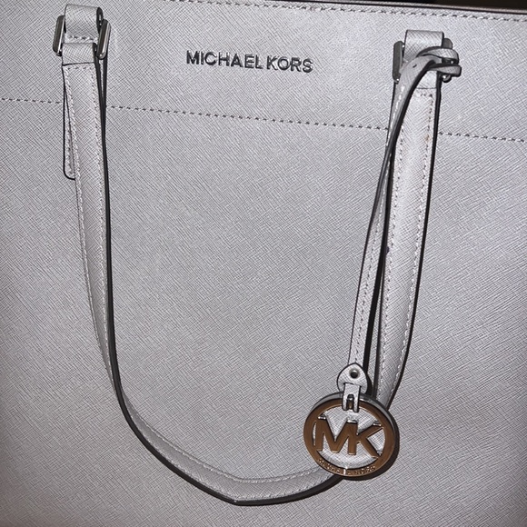 Great EUC Michael Kors purse - Picture 2 of 10